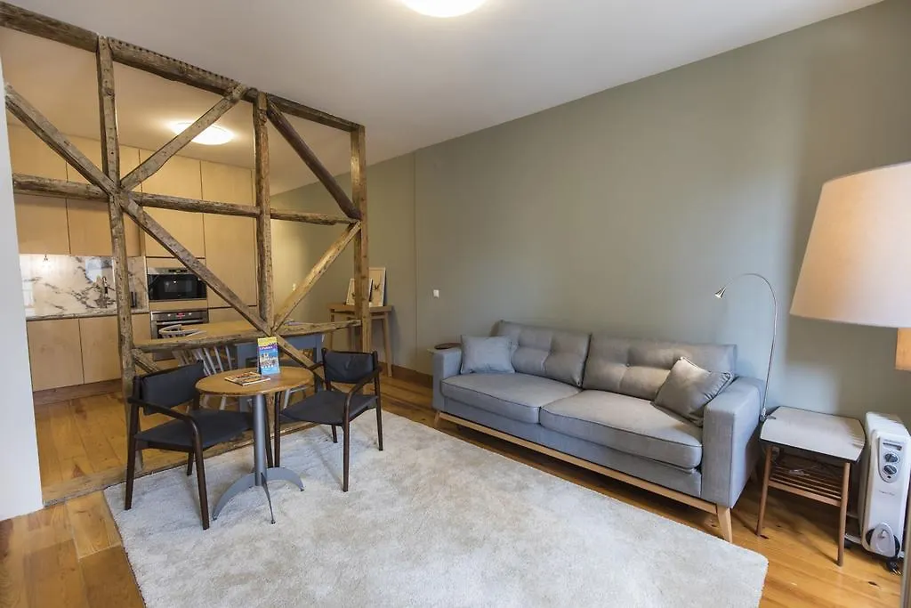 דירות Rustic Flat At Lisbon'S Heart