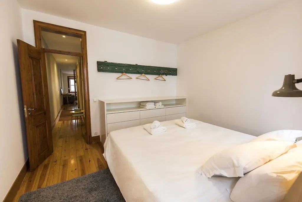 דירות Rustic Flat At Lisbon'S Heart