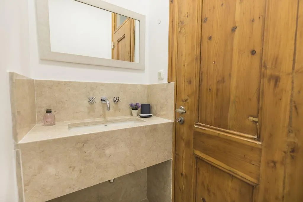 דירות Rustic Flat At Lisbon'S Heart